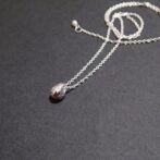 苔模様のシルバーネックレス