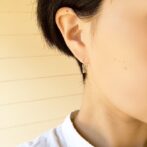 バオバブのシルバーピアスバオバブ着用画像