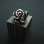 漆とシルバーの指輪