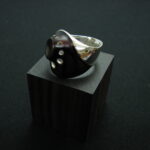 漆とシルバーの指輪