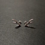 鹿の角のシルバーピアス
