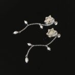 麻の葉模様モチーフとパールチャームのシルバーイヤリング