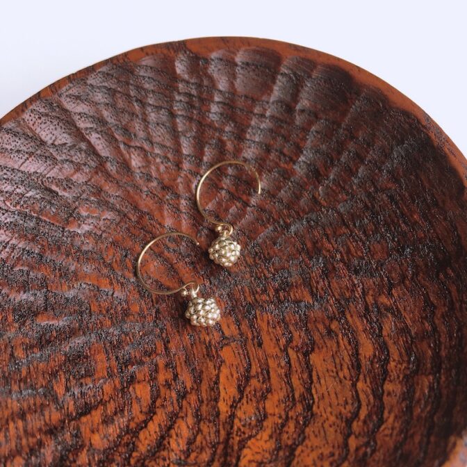 木苺モチーフの10金ピアス