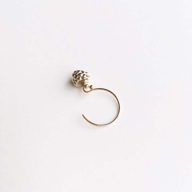 木苺モチーフの10金ピアス