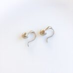 キノコモチーフのシルバーピアス