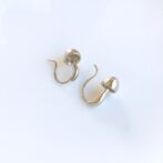 キノコモチーフのシルバーピアス