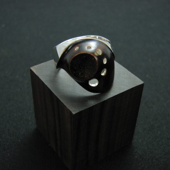 漆とシルバーの指輪