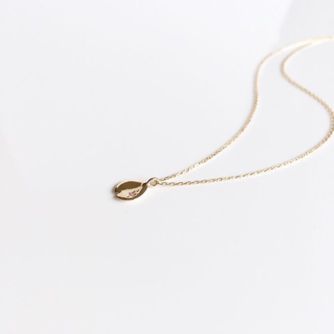 桜の花びらのK18ネックレス