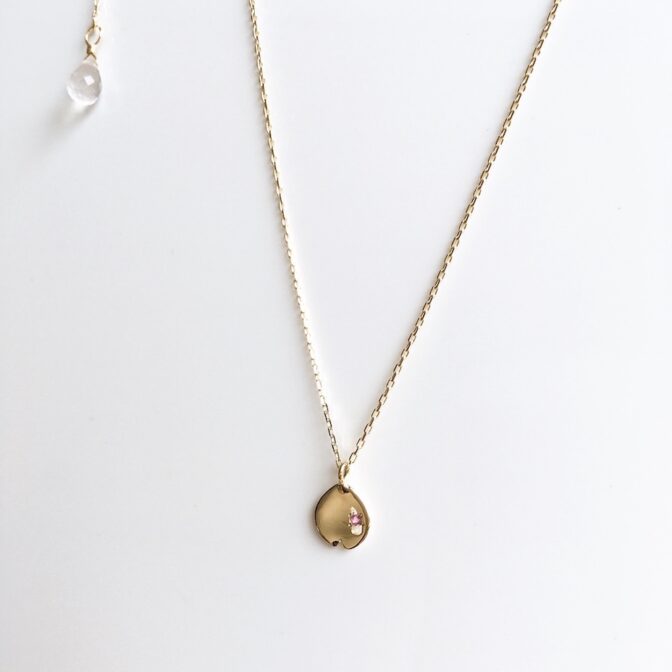 桜の花びらのK18ネックレス