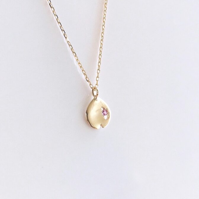 桜の花びらのK18ネックレス