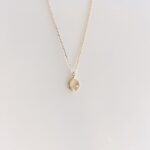 桜の花びらのK18ネックレス