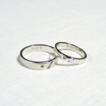 プラチナ製ペリドットの入ったマリッジリング