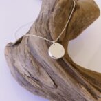 三日月と星モチーフのシルバーネックレス