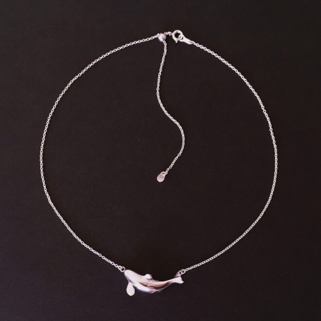 シャチのシルバーネックレス