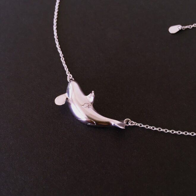 シャチのシルバーネックレス