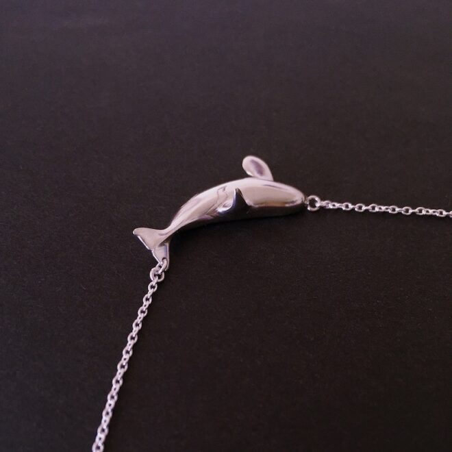 シャチのシルバーネックレス
