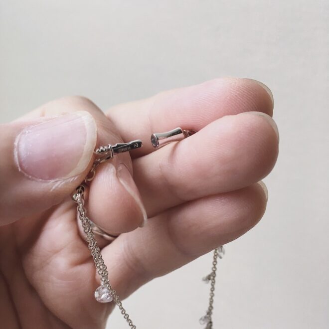 バンブークラスプの着脱説明画像