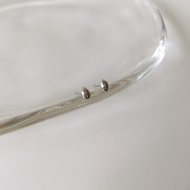 お米モチーフのプラチナ製ピアス