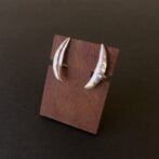 豆モチーフのシルバー製イヤリング