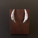 豆モチーフのシルバー製イヤリング