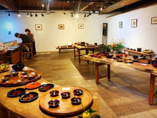 漆工芸作家 二重作桜の作品展 ギャラリー繭蔵にて